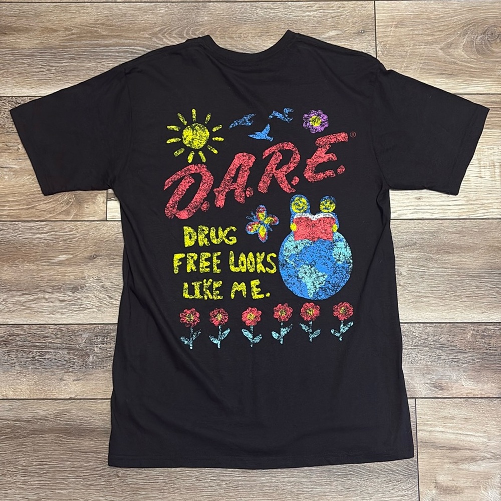 NWOT D.A.R.E. Drug Free Sobriety Scribble T Shirt Medium